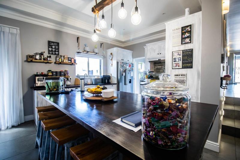 5 Bedroom Property for Sale in Myburgh Park Western Cape